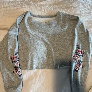 Abercrombie & Fitch cropped sweatshirt